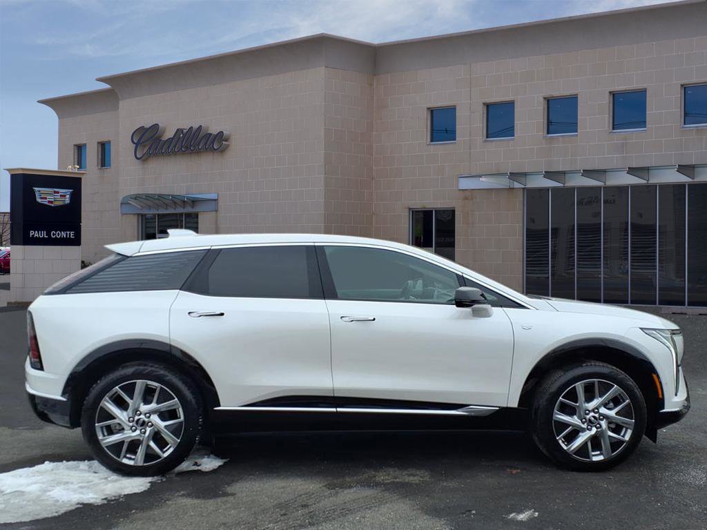 Certified 2025 Cadillac Optiq Luxury 1 w/ LPO, Floor Liner Package image 4