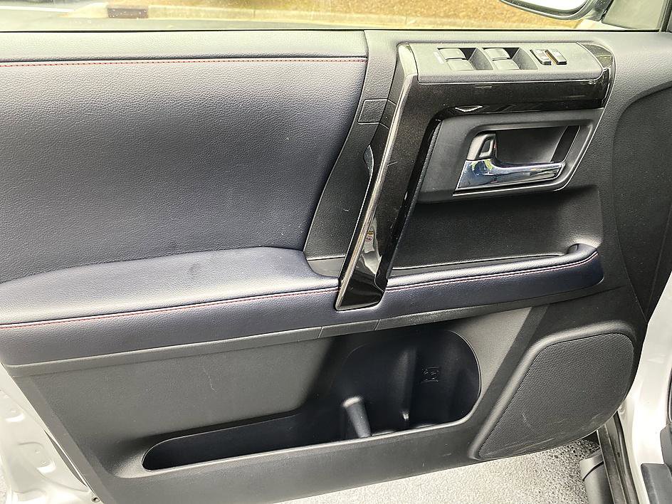Used 2018 Toyota 4Runner TRD Off-Road AWD/4WD image 9