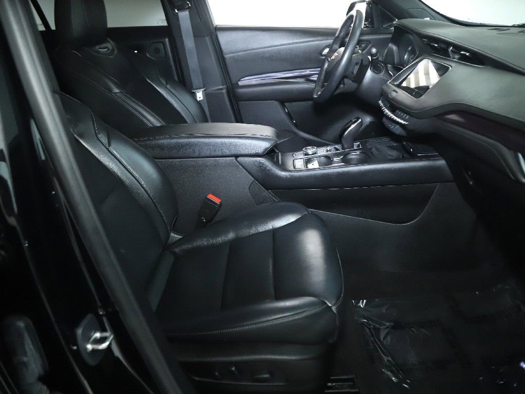 Used 2023 Cadillac XT4 Luxury w/ Cold Weather Package image 34