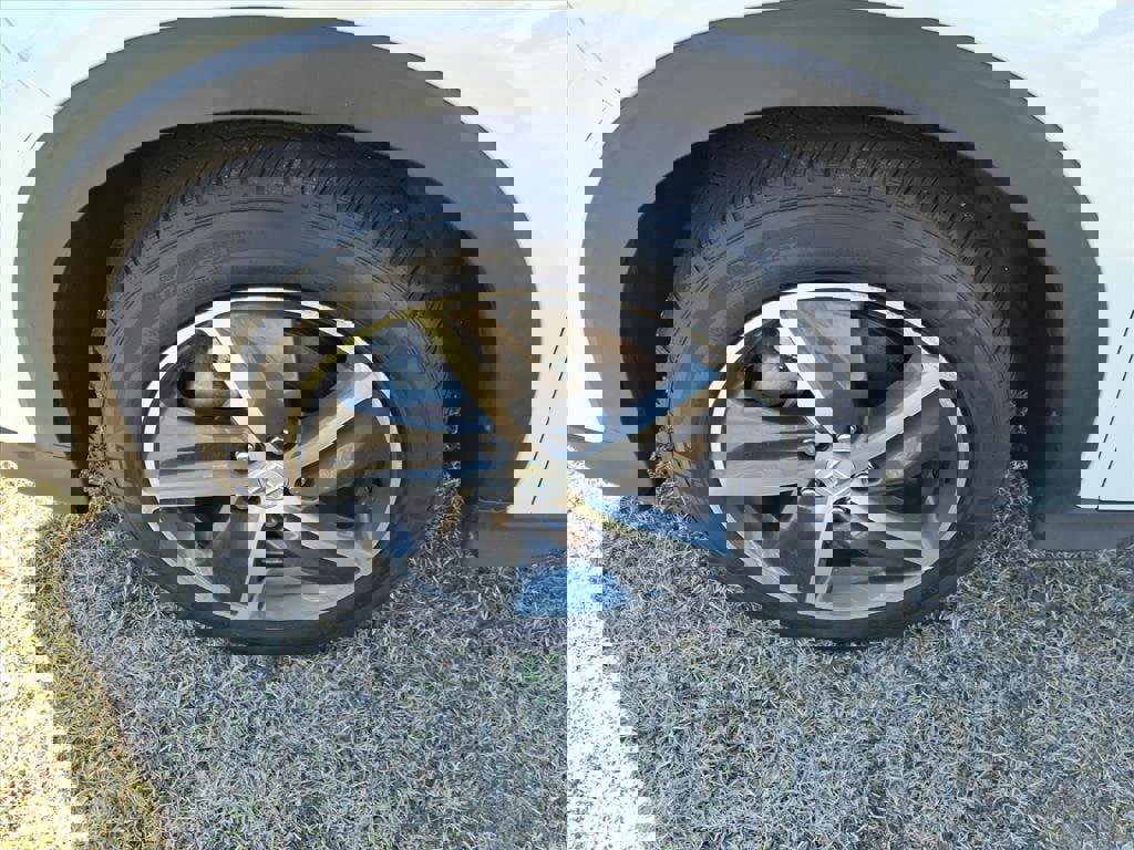 Used 2021 Honda HR-V EX-L image 4