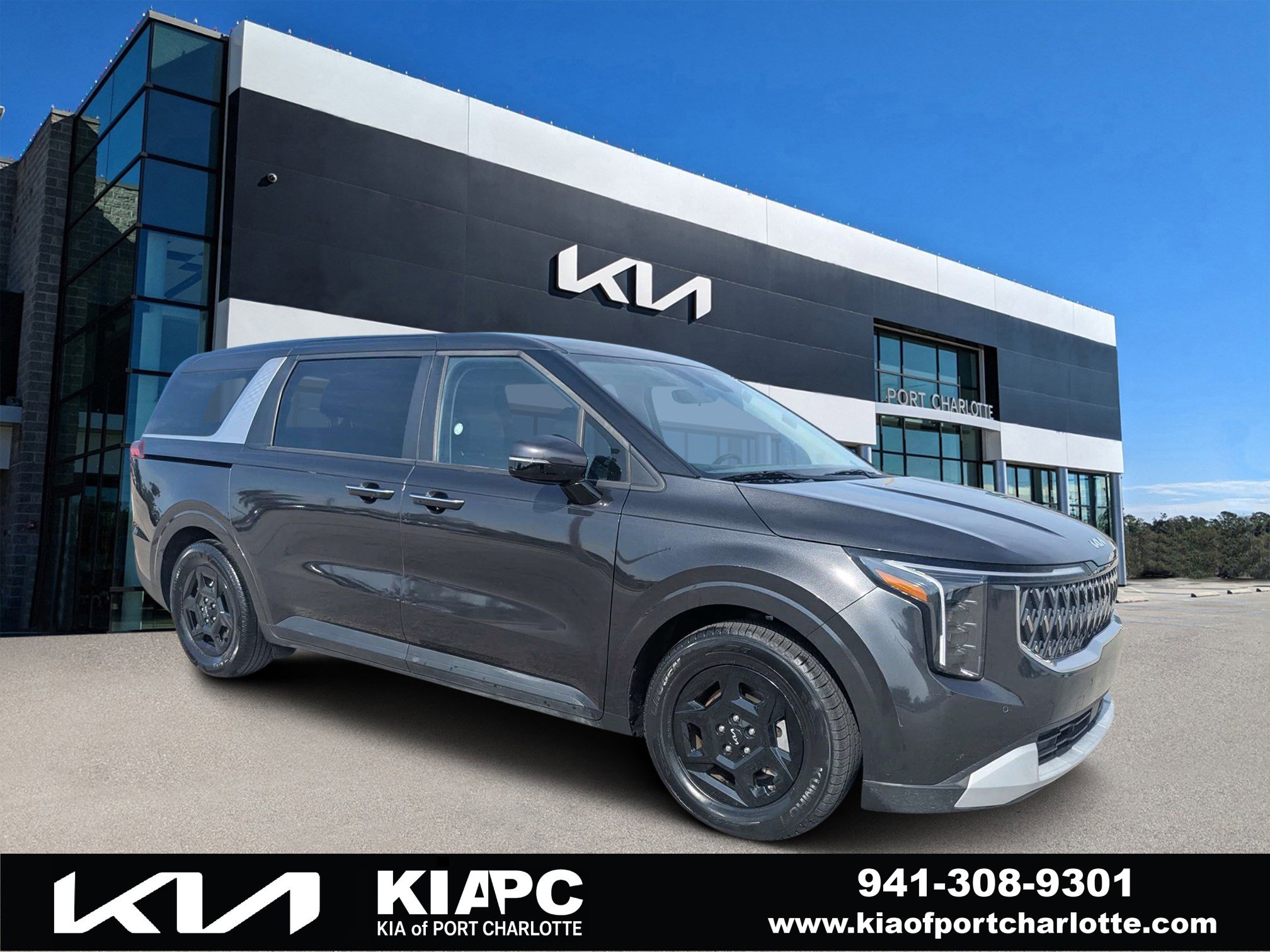 Used 2025 Kia Carnival