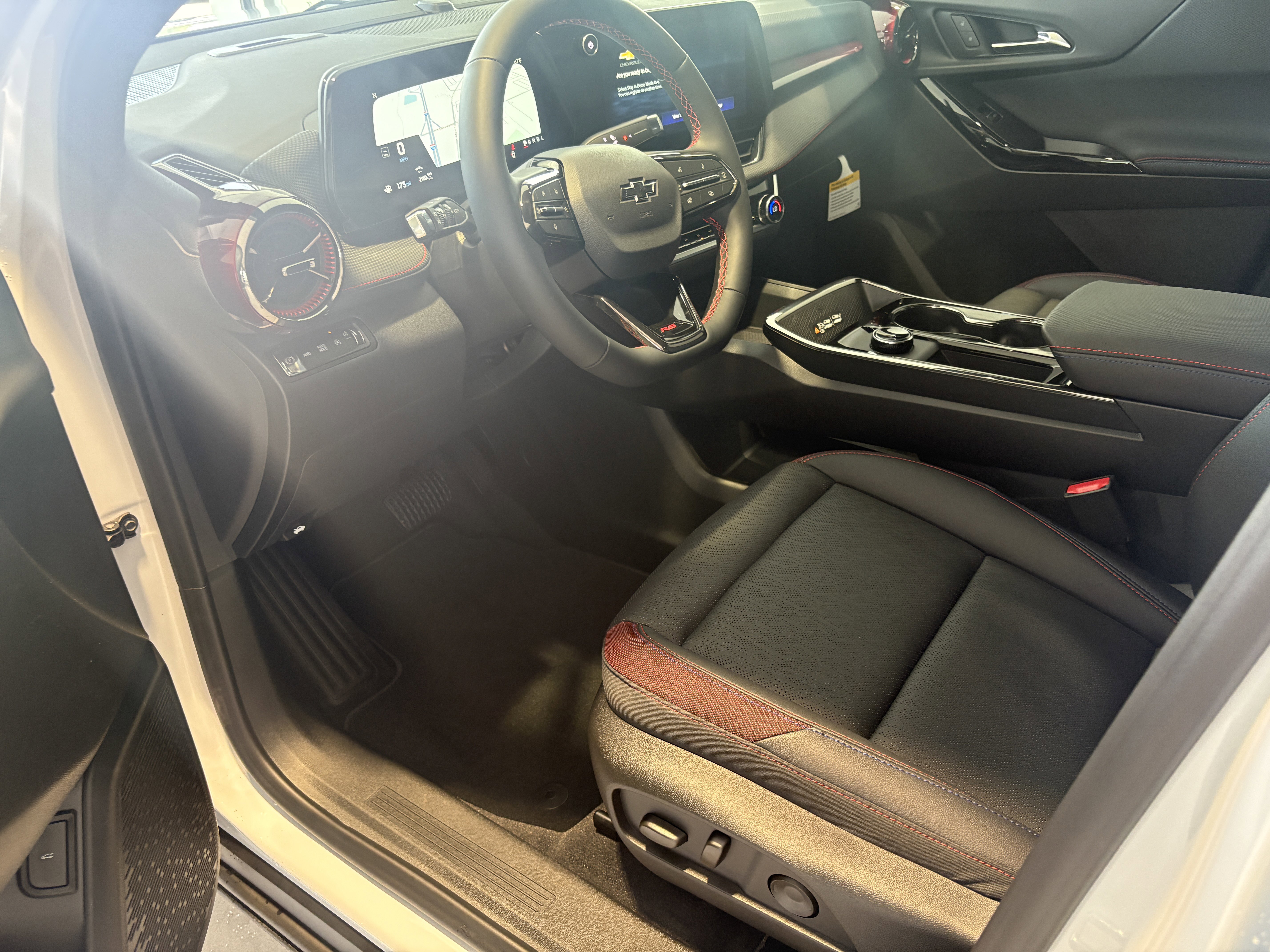 New 2026 Chevrolet Equinox RS w/ Convenience Package III image 7
