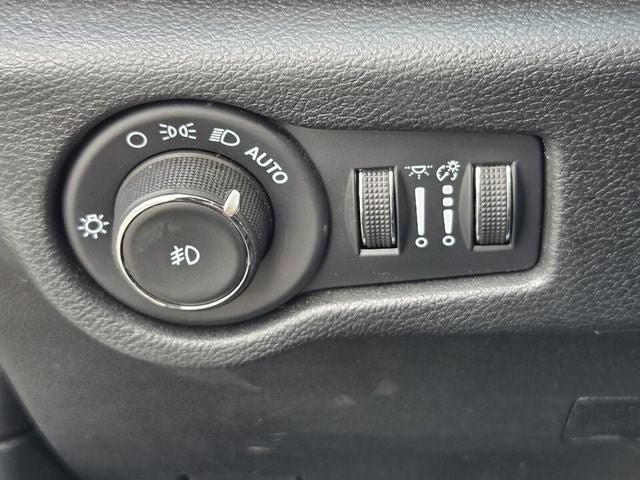 Used 2026 Chrysler Pacifica Limited w/ S Appearance Package FWD image 34