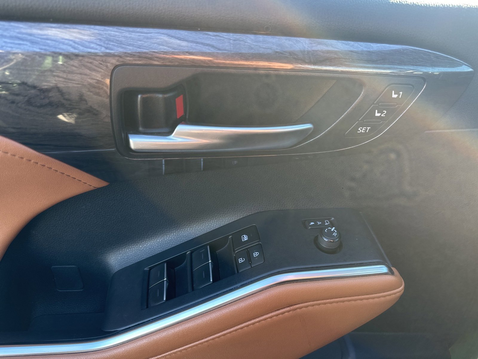 Used 2023 Toyota Highlander Platinum image 5