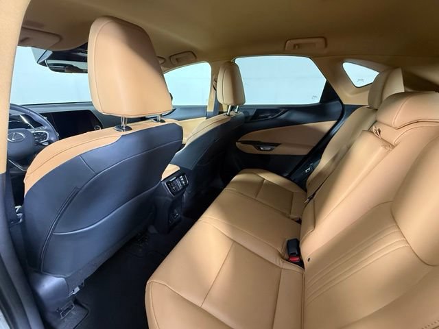 Used 2025 Lexus NX 250 FWD w/ Towing Package (2000 Lbs) image 26