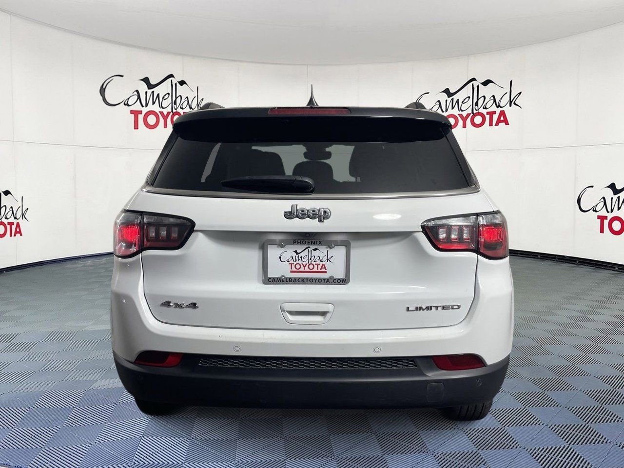 Used 2025 Jeep Compass Limited AWD/4WD image 6