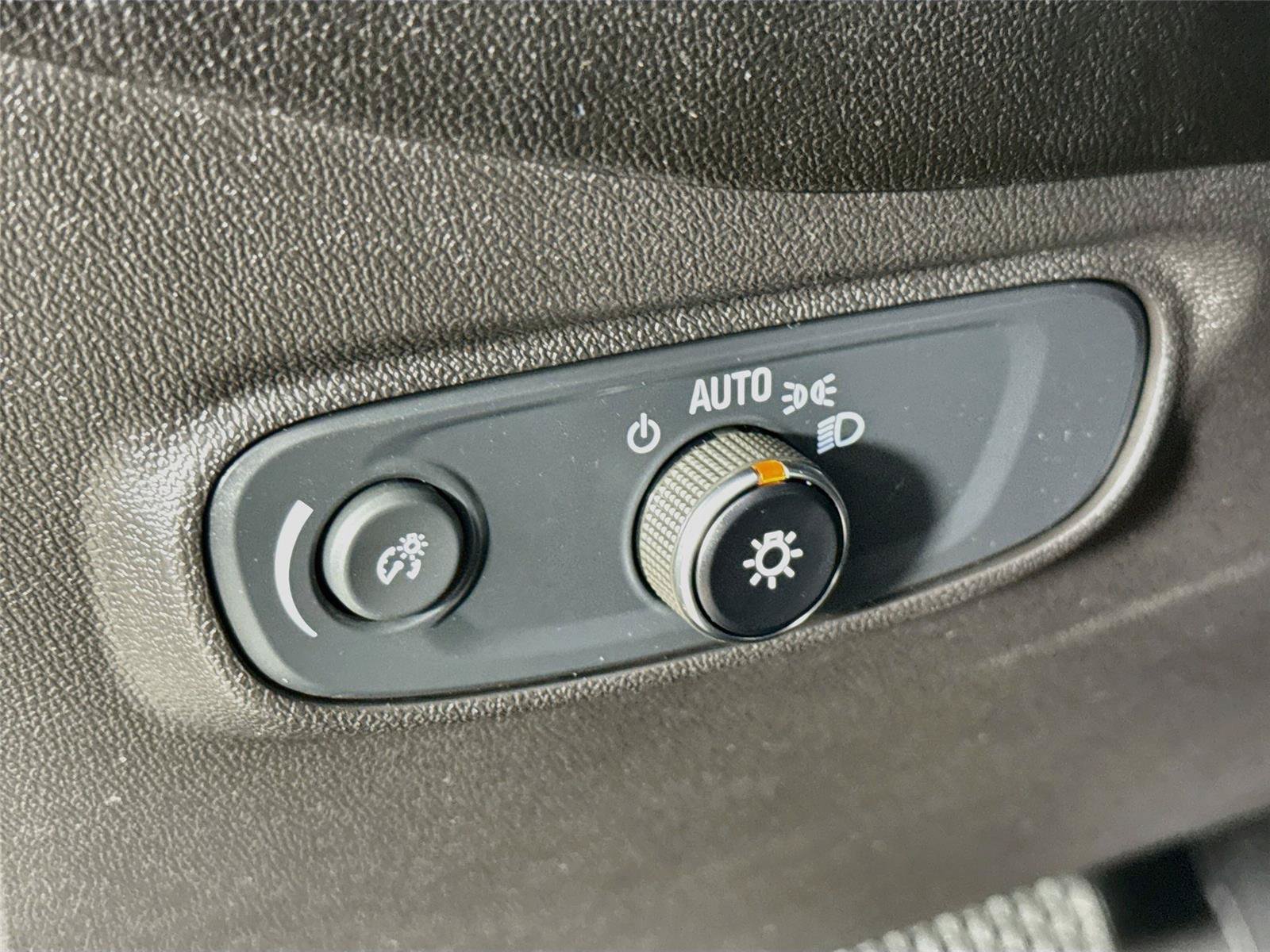 Used 2024 Chevrolet Equinox RS AWD/4WD image 12