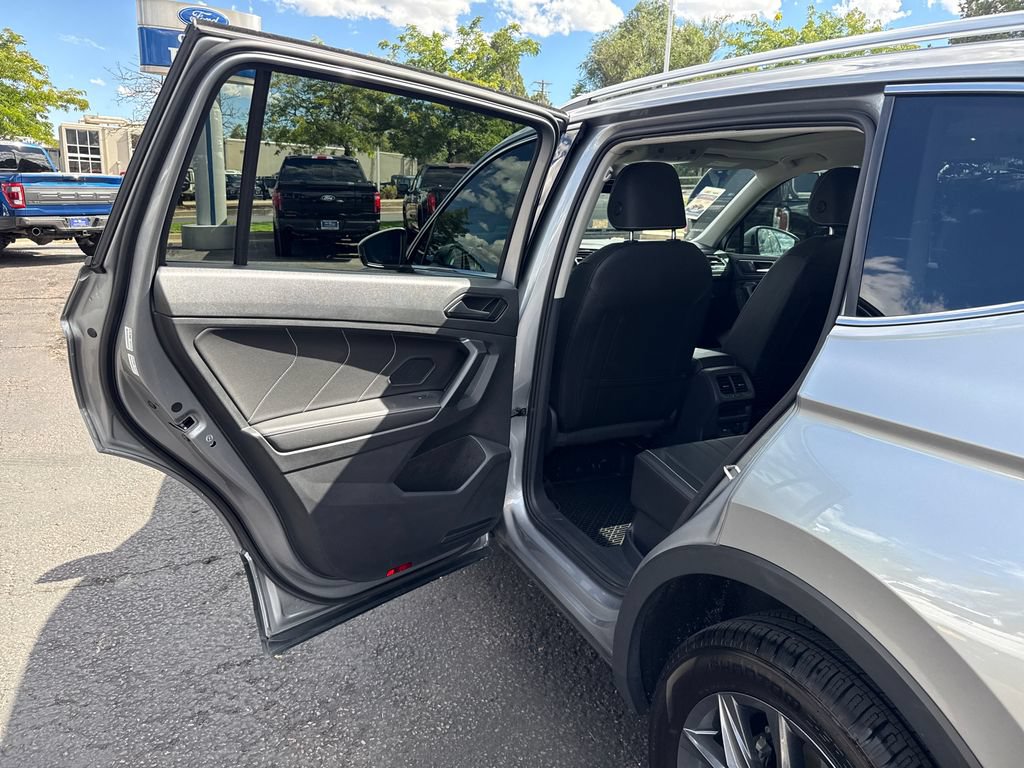 Used 2023 Volkswagen Tiguan SE AWD/4WD image 19