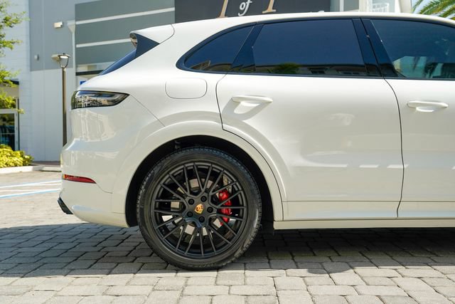 Used 2022 Porsche Cayenne GTS AWD/4WD image 31