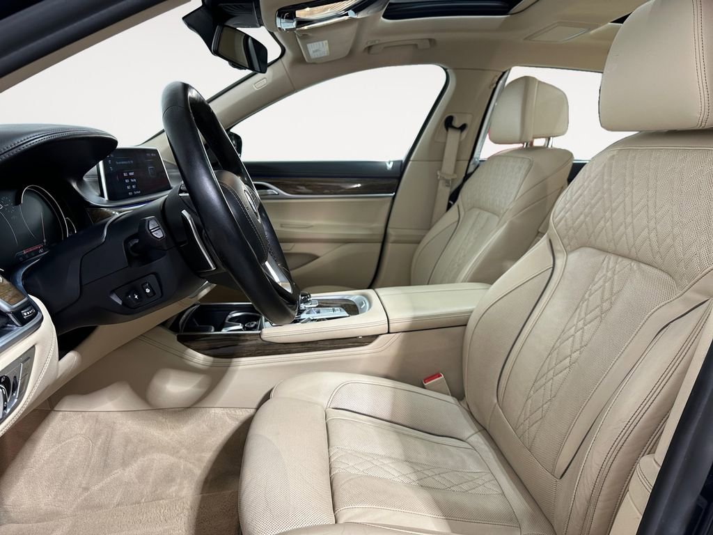 Used 2018 BMW 750i xDrive AWD/4WD image 9