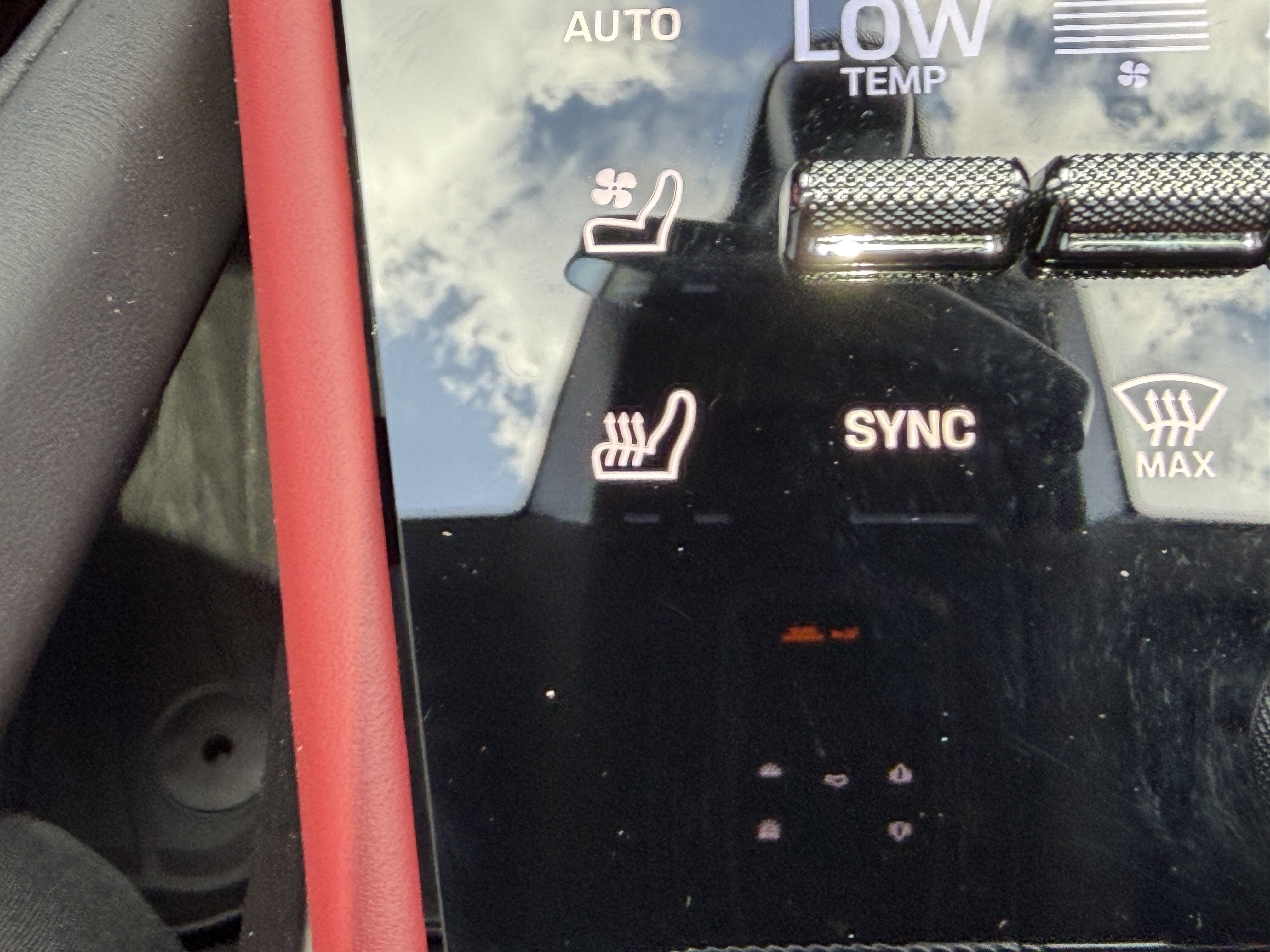 Used 2025 Porsche Cayenne E-Hybrid image 25