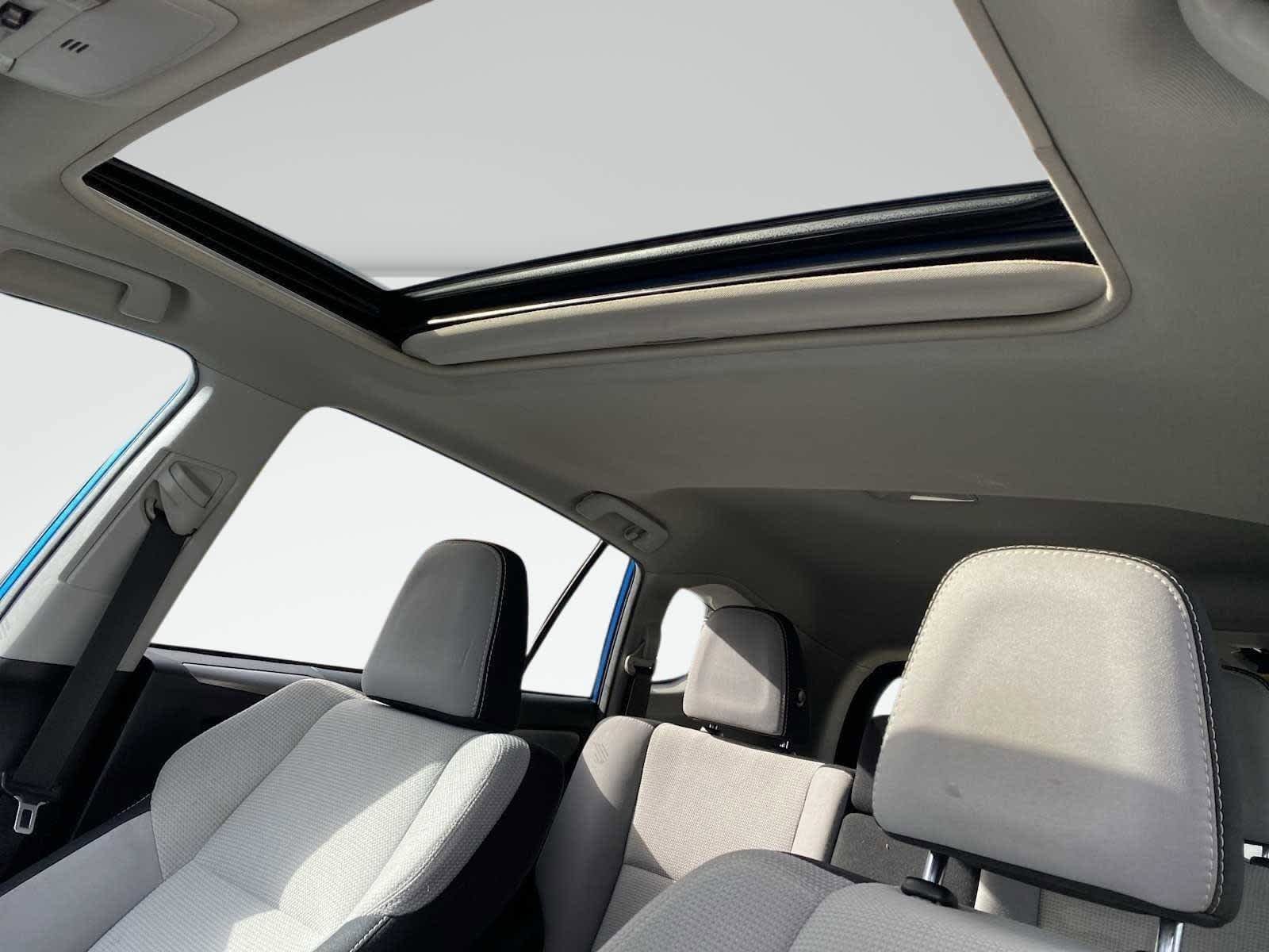 Used 2018 Toyota RAV4 XLE FWD image 23