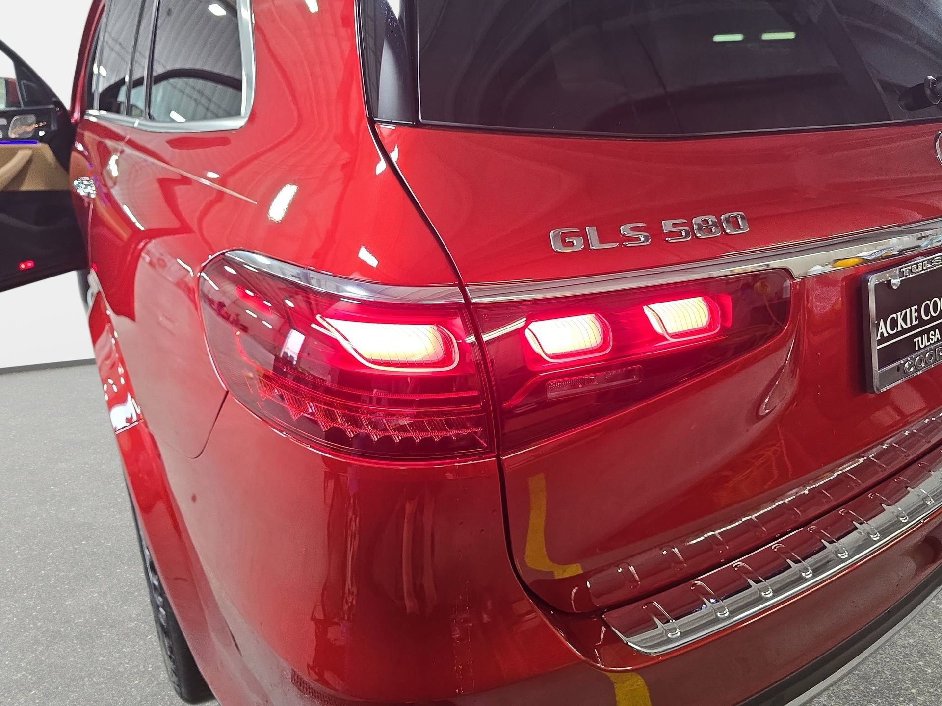 Certified 2025 Mercedes-Benz GLS 580 4MATIC image 32