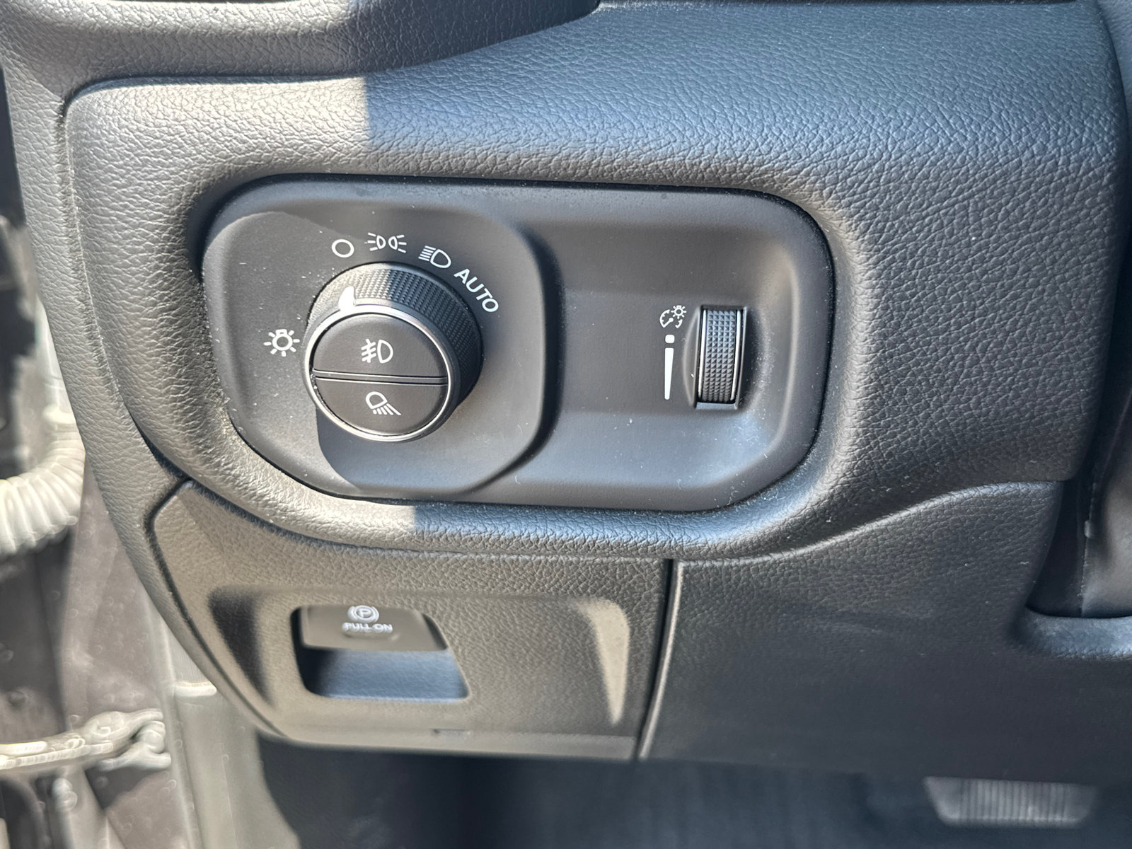 Used 2023 RAM 1500 Big Horn AWD/4WD image 16