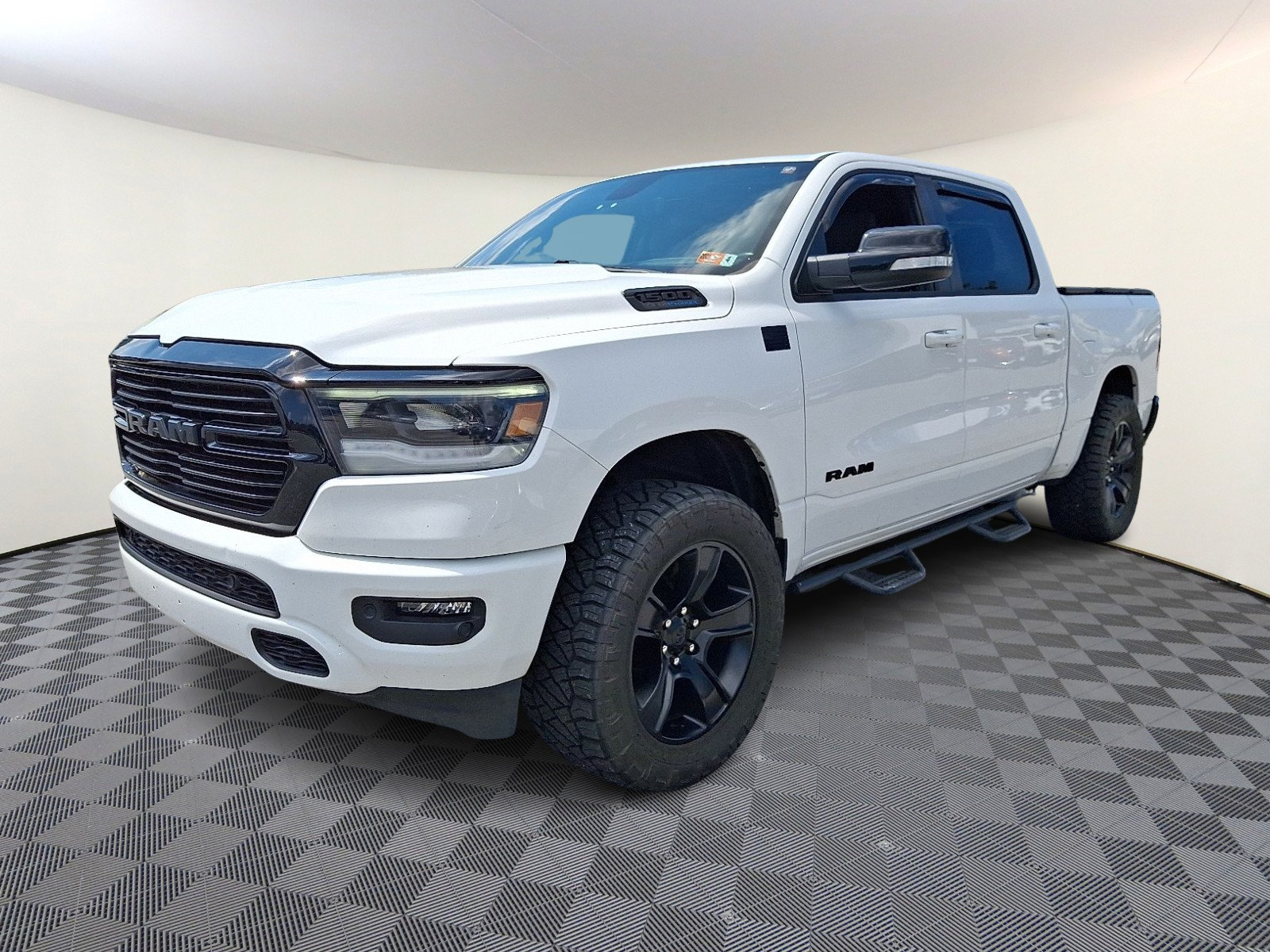 Used 2021 RAM 1500 Big Horn AWD/4WD image 3