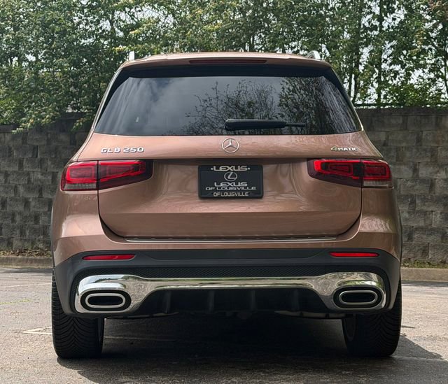 Used 2022 Mercedes-Benz GLB 250 4MATIC image 5