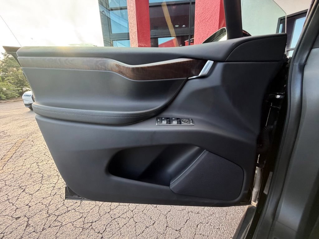 Used 2020 Tesla Model X Long Range AWD/4WD image 15