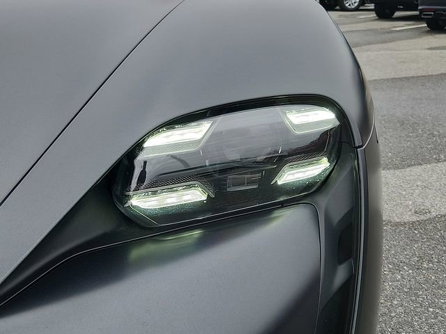 Used 2022 Porsche Taycan Turbo S image 9