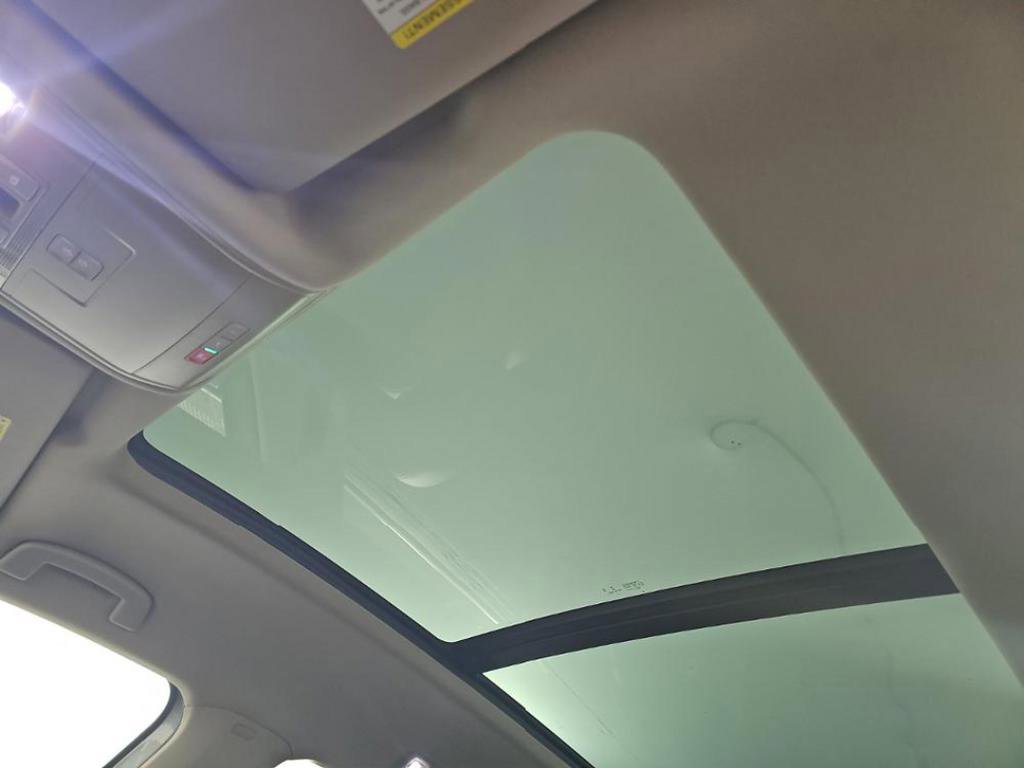 Used 2022 Volkswagen Atlas SE w/ Panoramic Sunroof Package AWD/4WD image 9