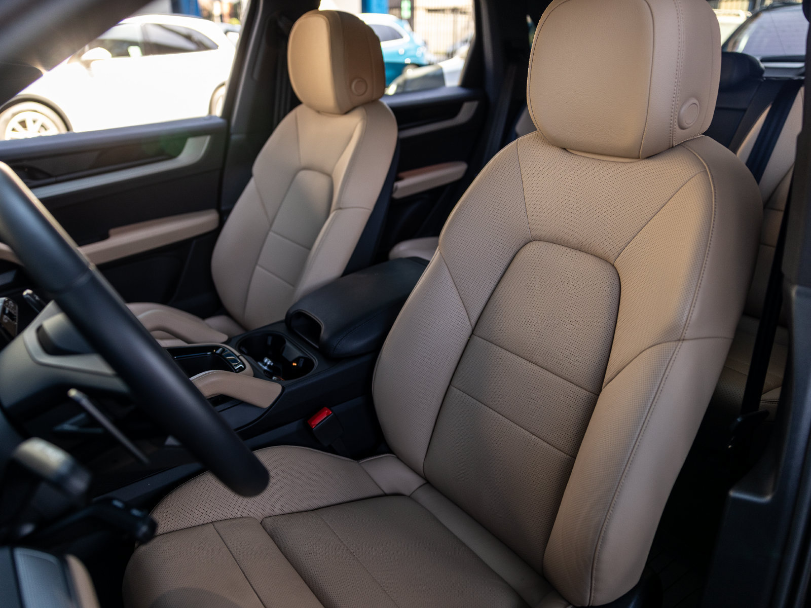 Certified 2025 Porsche Cayenne S w/ Premium Package Plus AWD/4WD image 5