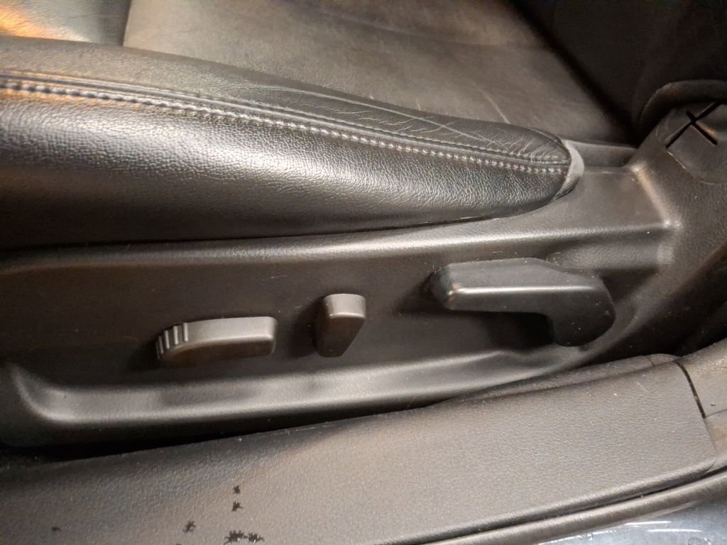 Used 2009 Nissan Altima 3.5 SE w/ Premium Pkg image 16