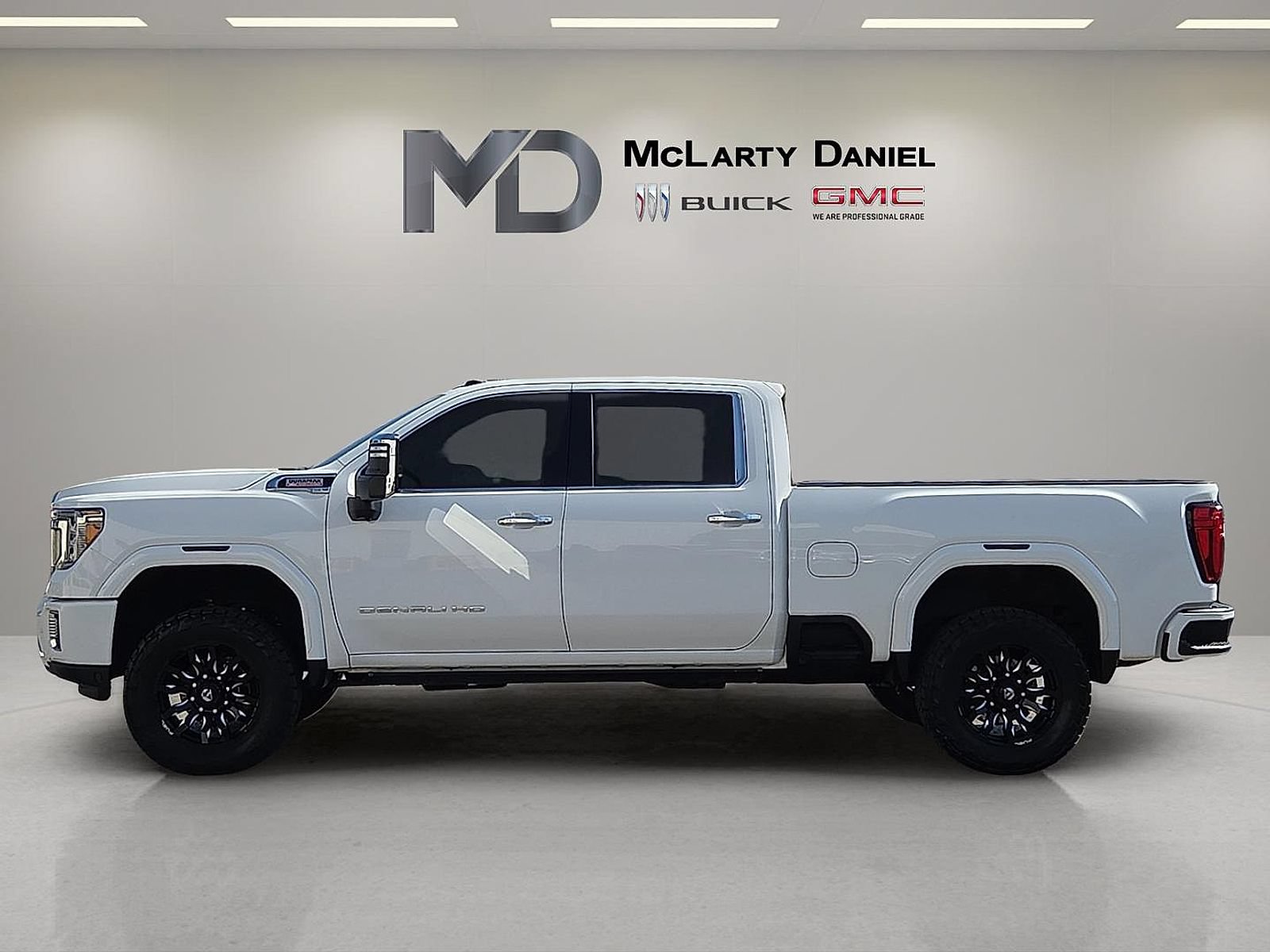 Used 2020 GMC Sierra 2500 Denali w/ Denali Ultimate Package AWD/4WD image 3