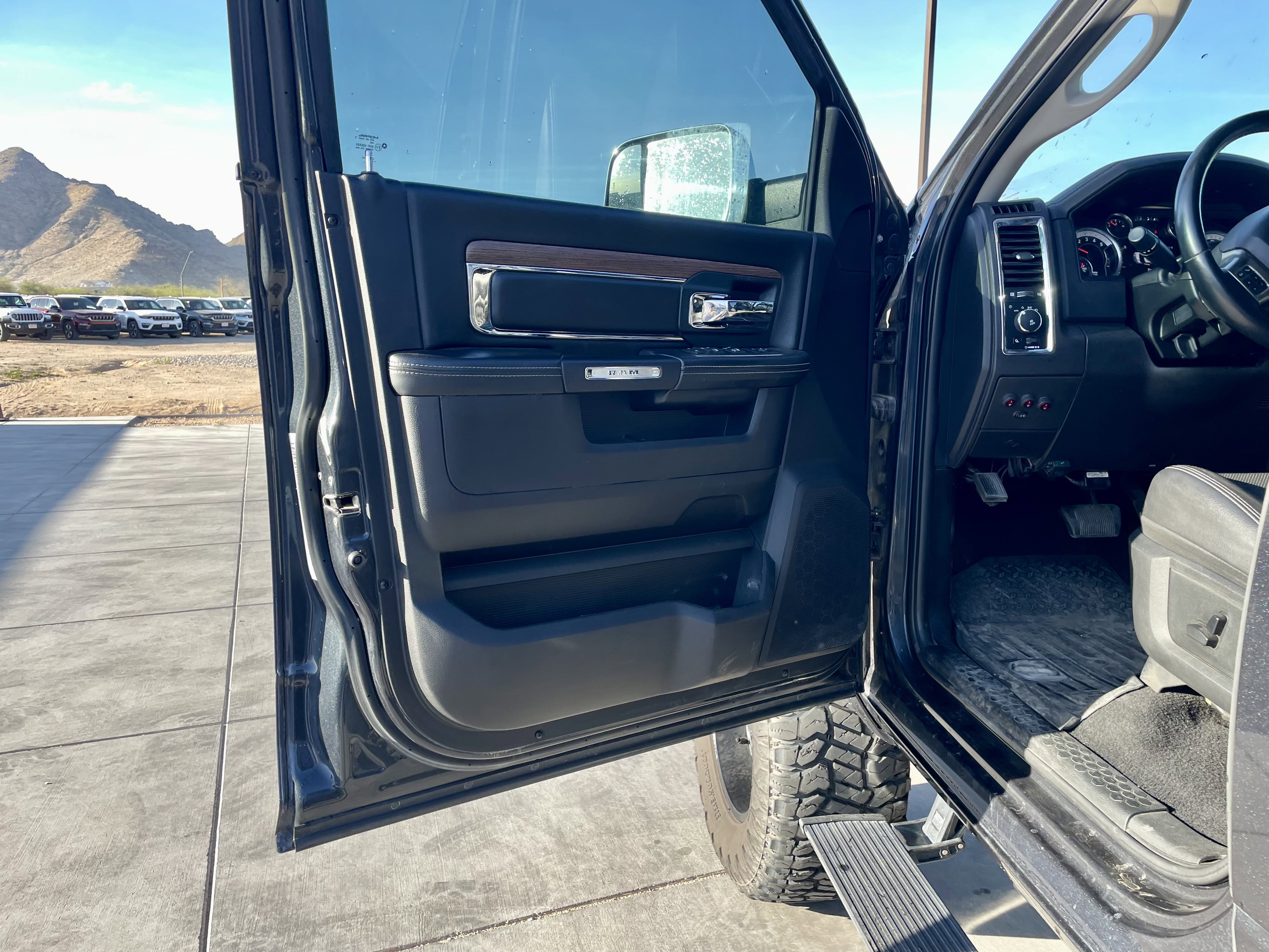 Used 2016 RAM 2500 Laramie w/ Cold Weather Group image 12