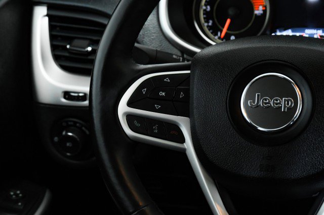 Used 2017 Jeep Cherokee Trailhawk w/ Cold Weather Group image 14