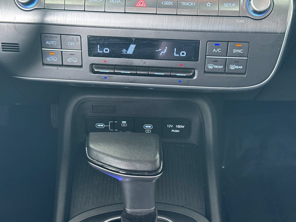 Used 2025 Hyundai Kona SEL FWD image 22