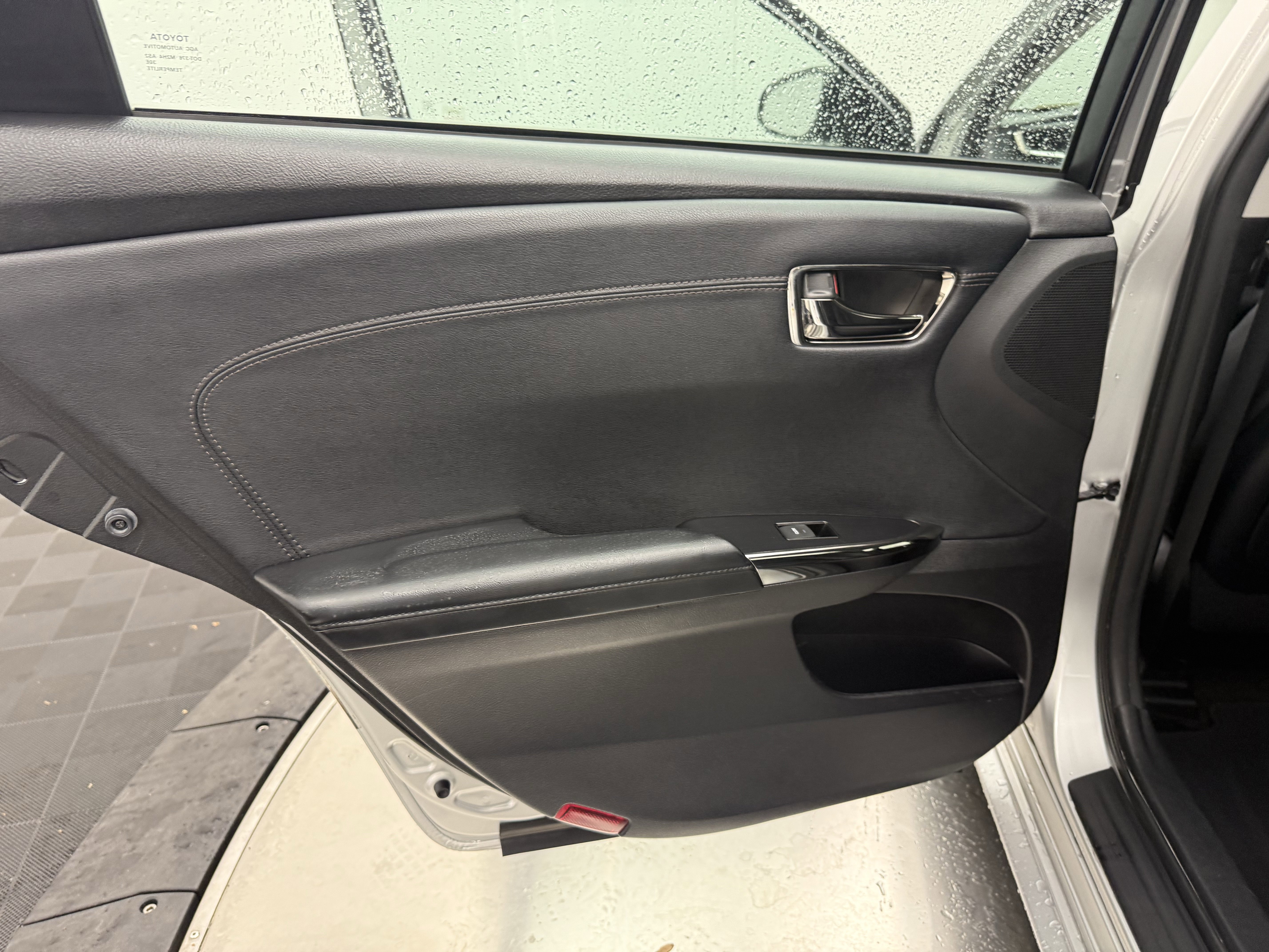 Used 2014 Toyota Avalon XLE image 23