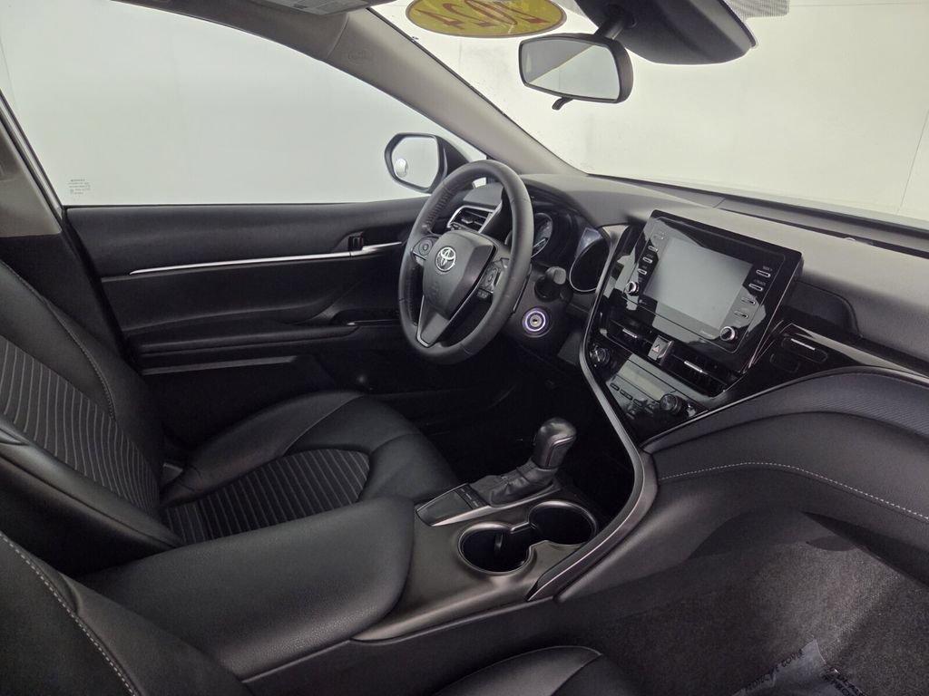 Used 2024 Toyota Camry SE FWD image 33