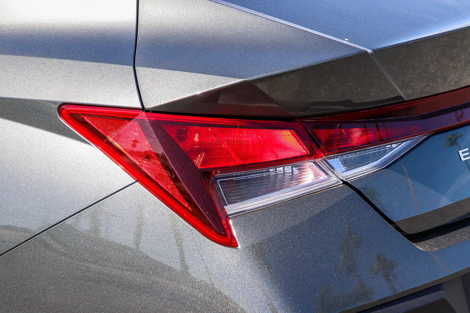 Used 2025 Hyundai Elantra SE image 9