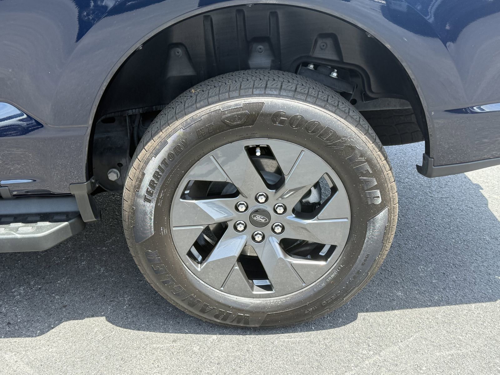 Certified 2025 Ford F150 Lightning Flash AWD/4WD image 36