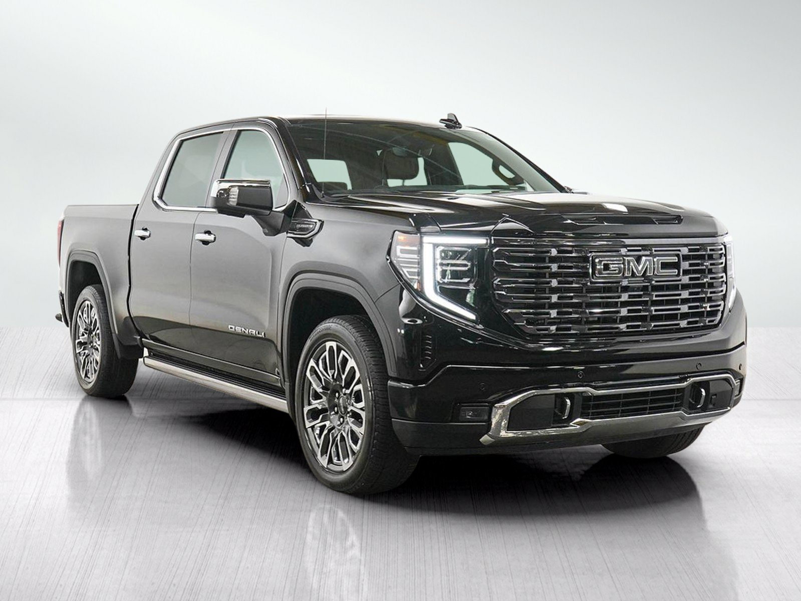 Used 2025 GMC Sierra 1500 Denali Ultimate AWD/4WD image 7