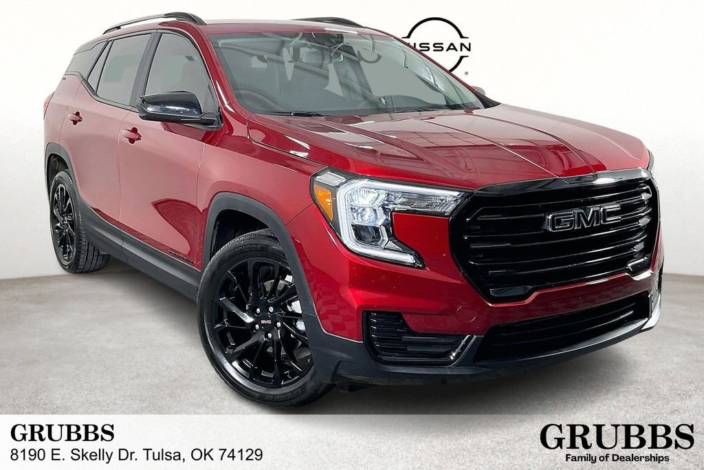 Used 2024 GMC Terrain SLE w/ Driver Convenience Package image 1