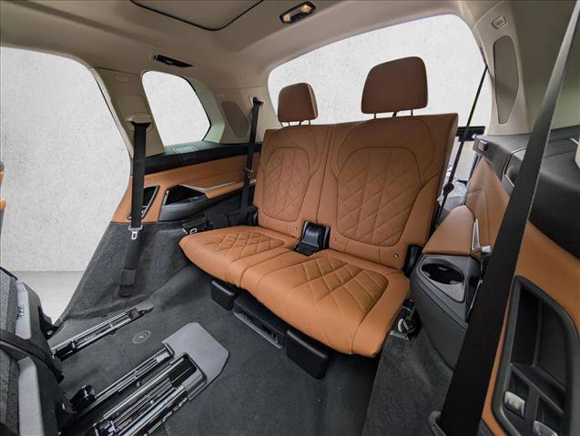 New 2026 BMW X7 xDrive40i image 18