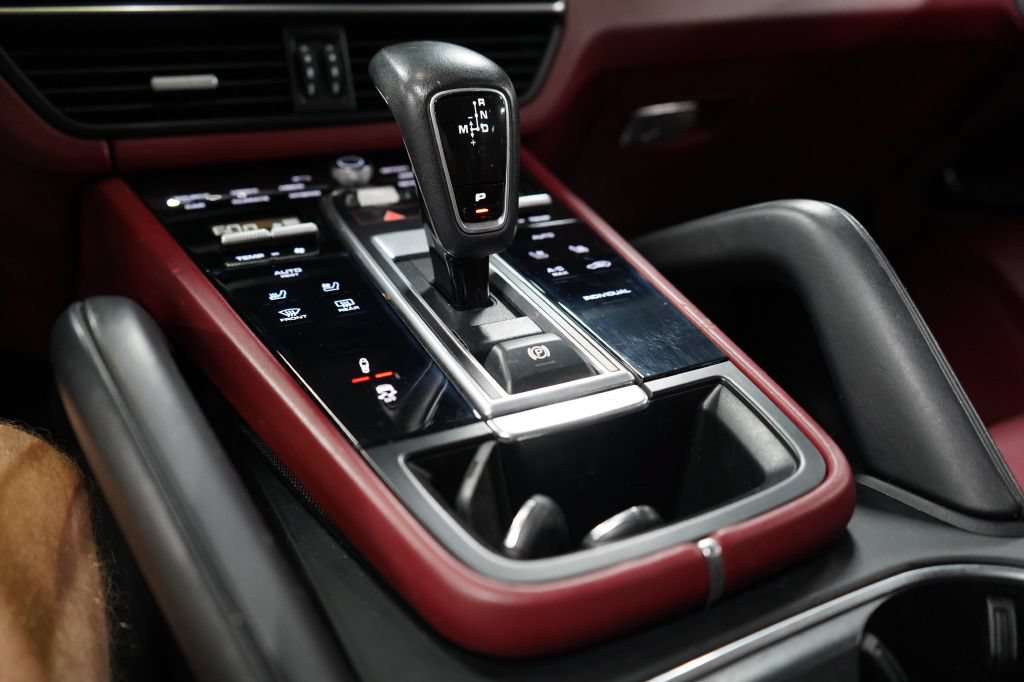 Used 2019 Porsche Cayenne E-Hybrid AWD/4WD image 17