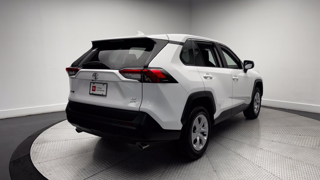 Used 2025 Toyota RAV4 LE AWD/4WD image 38
