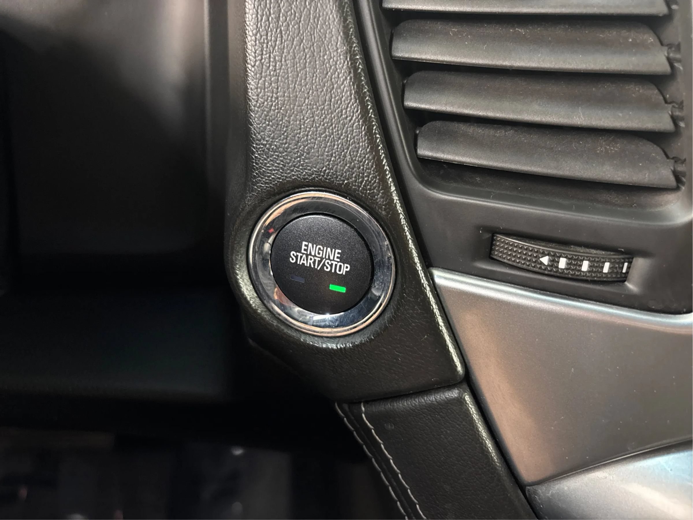 Used 2019 Chevrolet Suburban Premier AWD/4WD image 37