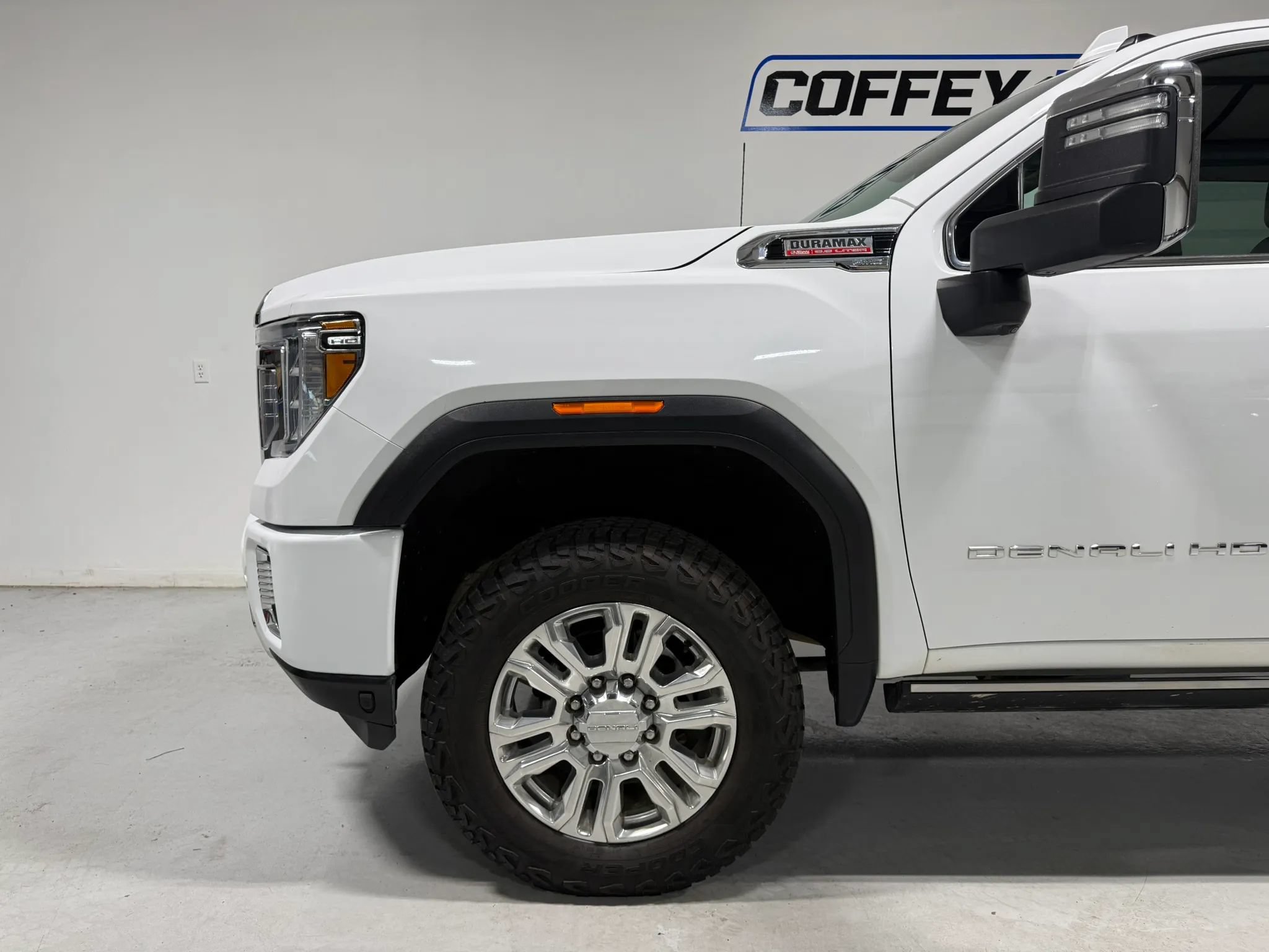 Used 2022 GMC Sierra 2500 Denali w/ Denali Ultimate Package AWD/4WD image 10