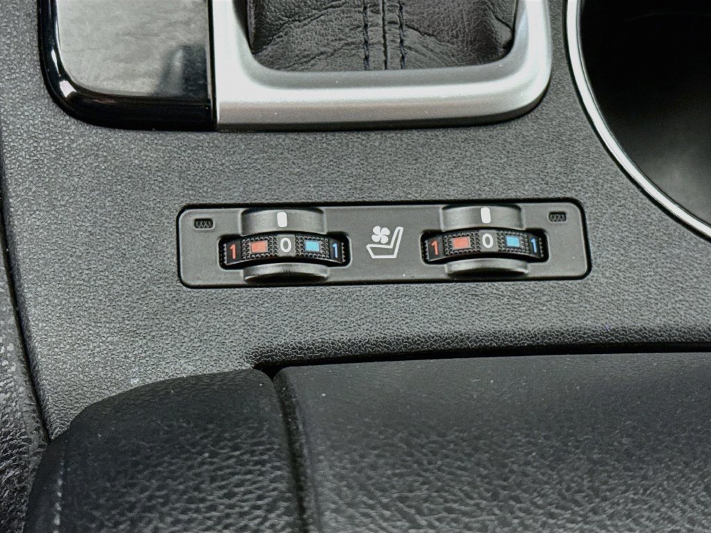 Certified 2019 Toyota Highlander Limited AWD/4WD image 14
