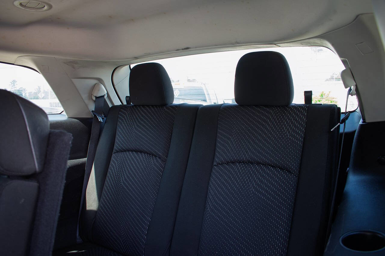 Used 2019 Dodge Journey SE w/ Connectivity Group FWD image 32