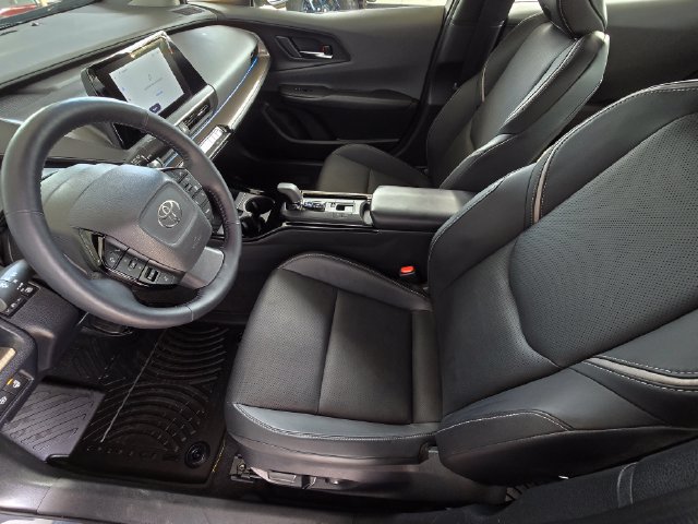 Used 2026 Toyota Prius XLE FWD image 20