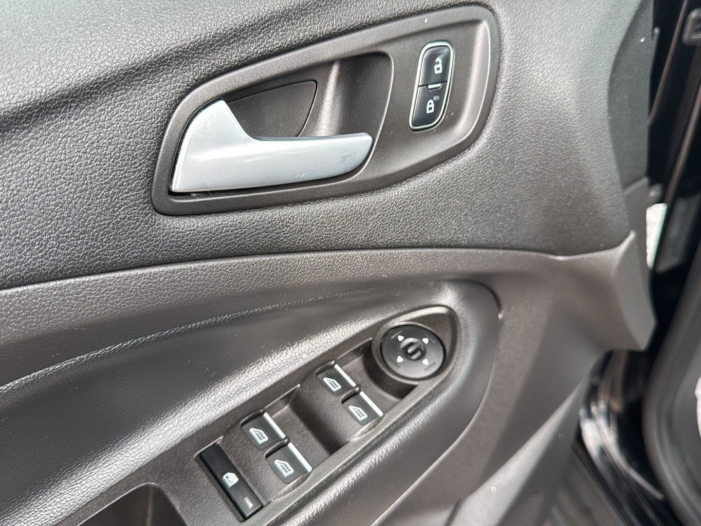 Used 2017 Ford C-MAX SE w/ Equipment Group 201A image 15