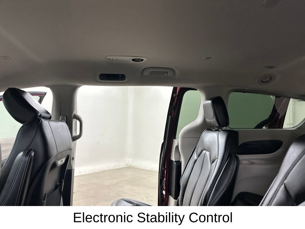 Used 2023 Chrysler Pacifica Touring-L AWD/4WD image 30