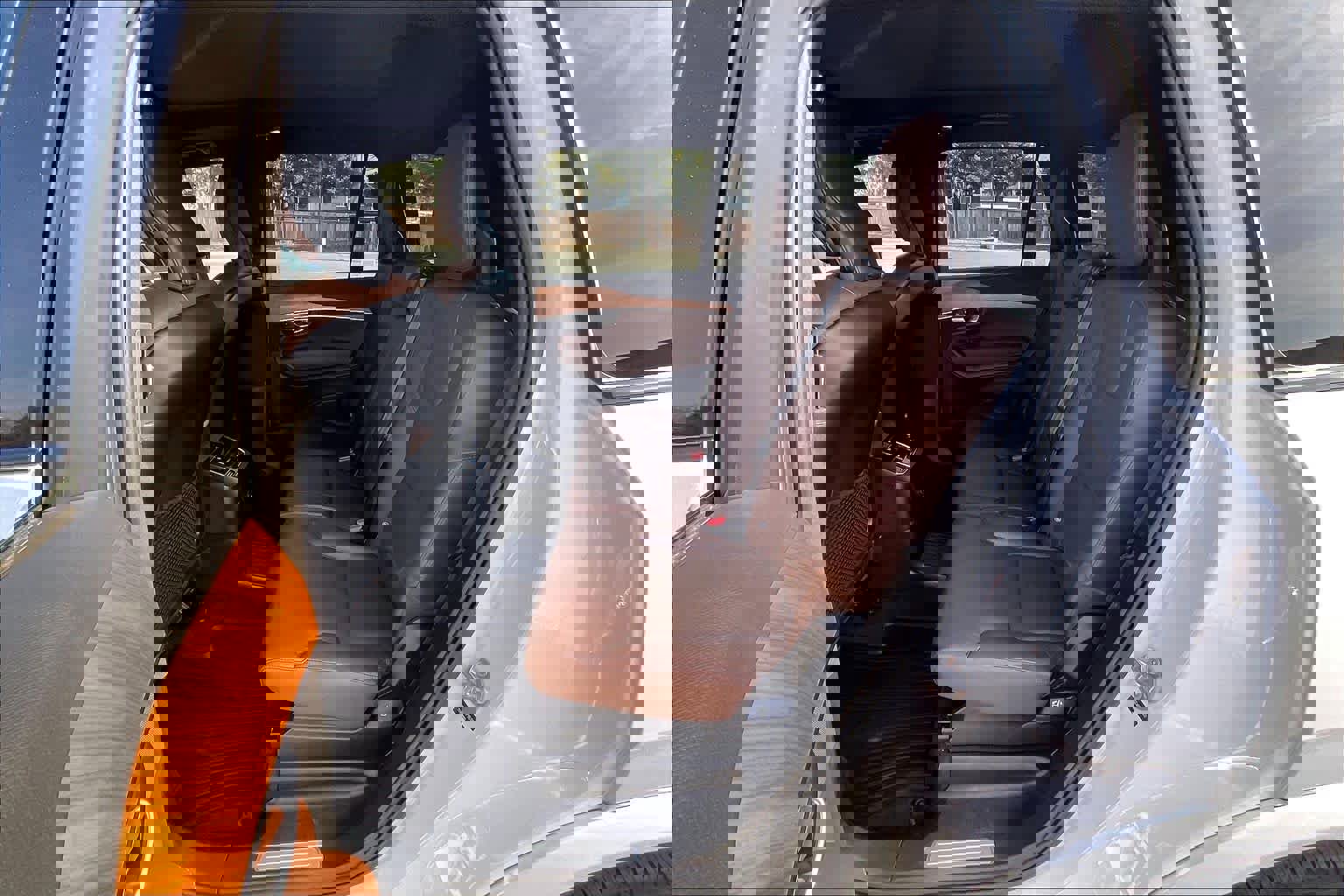 Used 2023 Volvo XC90 T8 Plus w/ Protection Package Premier image 29