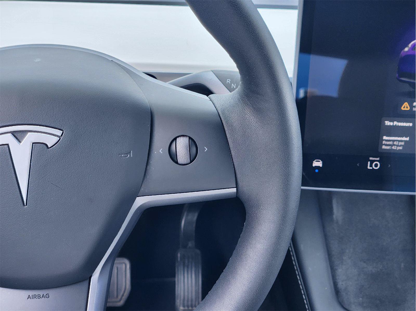 Used 2023 Tesla Model Y Long Range AWD/4WD image 29