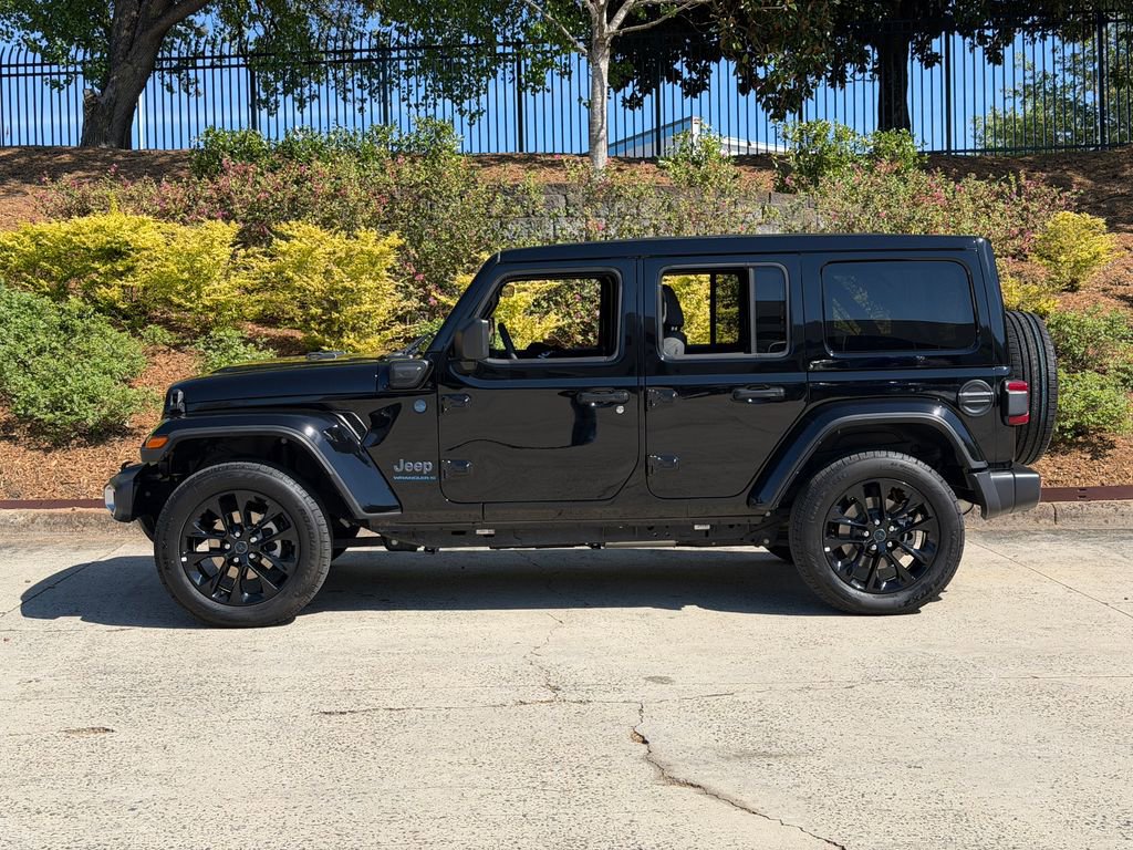 Used 2025 Jeep Wrangler Unlimited Sahara w/ Safety Group image 6