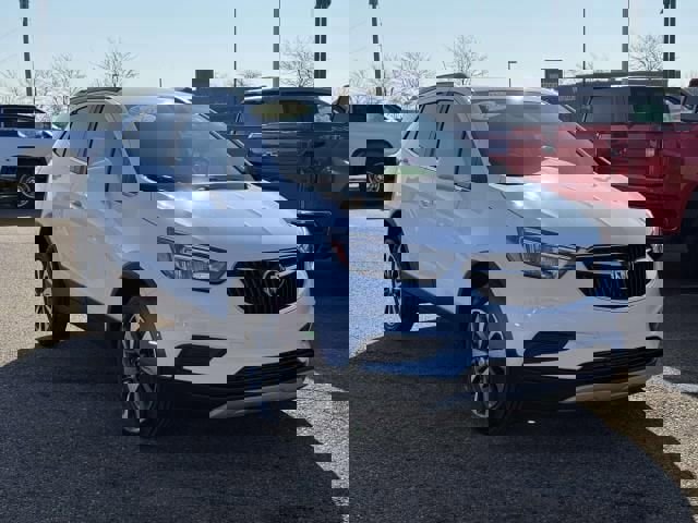 Used 2022 Buick Encore Preferred w/ Safety Package image 4