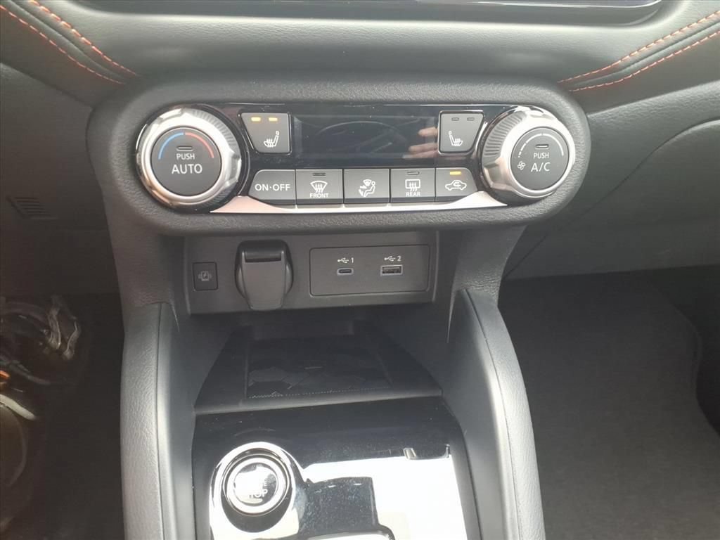 New 2025 Nissan Versa SR w/ Trunk Package FWD image 18